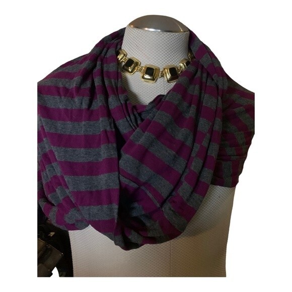 FRENZII by Jully Kang Purple Gray Infinity Scarf O/S Perfect to Style/Profile - Picture 2 of 10